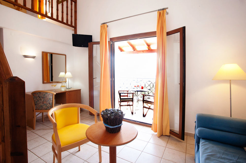 Fiorella Sea View เมกาลีอัมโมส ภายนอก รูปภาพ